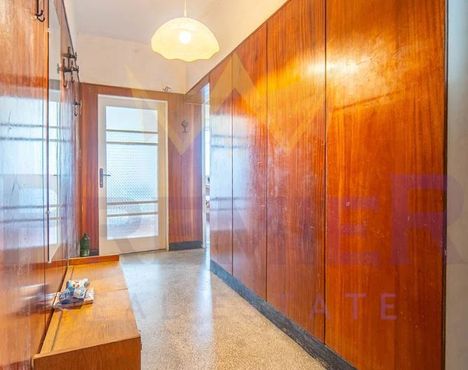 Тухлен апартамент на среден етаж кв. Чайка - - снимка 26 - Имоти Премиер