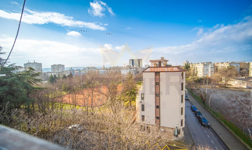 Тухлен апартамент на среден етаж кв. Чайка - - снимка 28 - Имоти Премиер