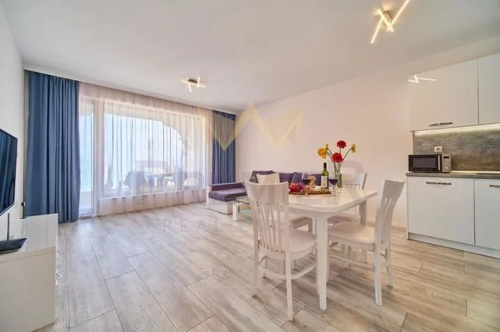 TWO-BEDROOM APARTMENT IN GOLDEN SANDS RESORT - - snimka 5 - Imoti Premier