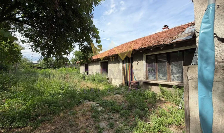 Two houses in a shared yard in the village of Razhevo -  - snimka 15 - Imoti Premier