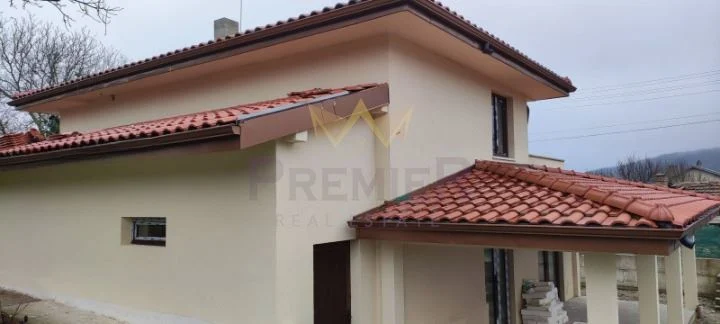 Two-storey house in the village of Dolishte, Varna region -  - snimka 1 - Imoti Premier
