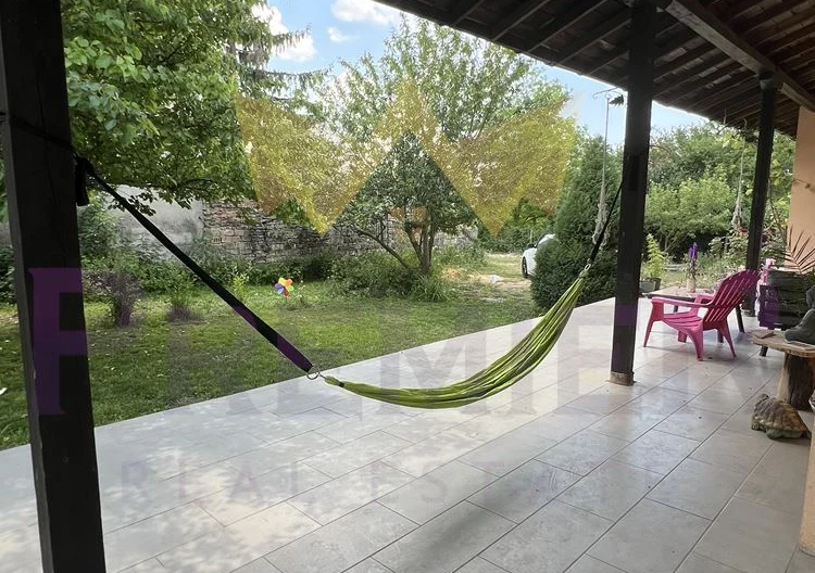 Unglaubliches Haus mit drei Schlafzimmern und wunderschönem Garten -  - snimka 22 - Imoti Premier