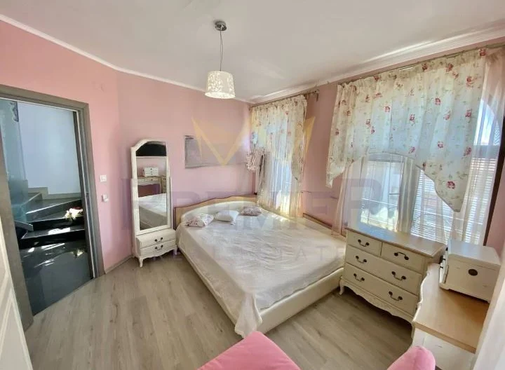 УНИКАЛЕН АПАРТАМЕНТ С 4 СПАЛНИ В ГР. НЕСЕБЪР -  - снимка 6 - Имоти Премиер