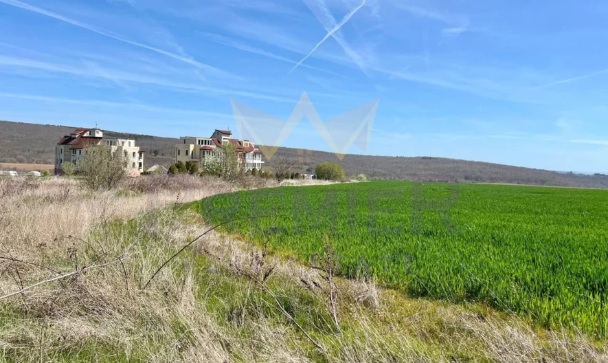 Уникален парцел с панорамна гледка и потенциал за инвестиция в с. Близнаци 19 100 м2 - - снимка 3 - Имоти Премиер