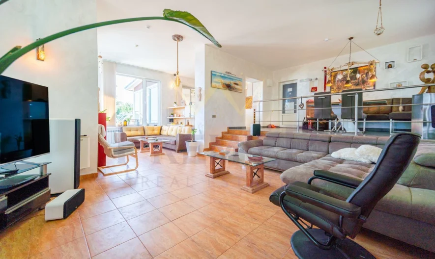 Уникална къща с морска панорама за под наем в  гр.Балчик -  - снимка 4 - Имоти Премиер