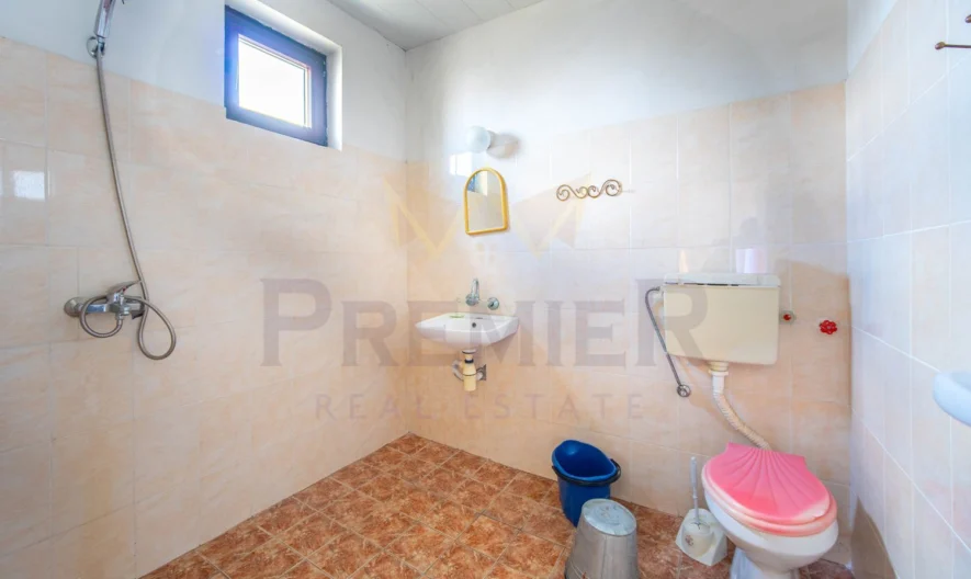 Уникална триетажна къща, разположена в центъра на град Каварна. - - снимка 10 - Имоти Премиер