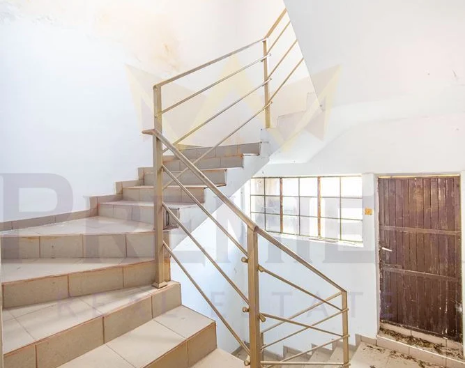 Уникална триетажна къща, разположена в центъра на град Каварна. -  - снимка 10 - Имоти Премиер