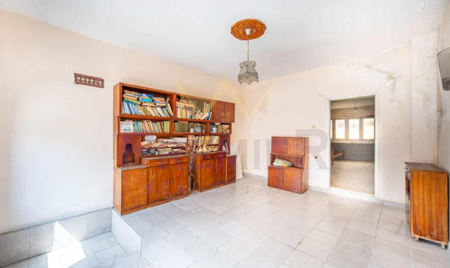 Уникална триетажна къща, разположена в центъра на град Каварна. - - снимка 13 - Имоти Премиер