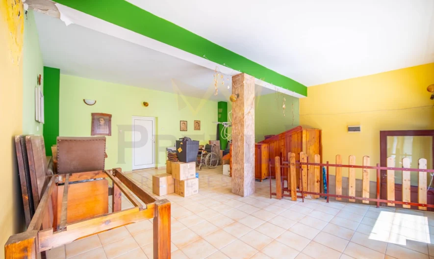 Уникална триетажна къща, разположена в центъра на град Каварна. -  - снимка 15 - Имоти Премиер