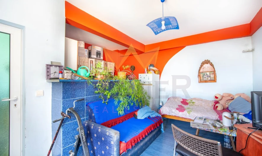 Уникална триетажна къща, разположена в центъра на град Каварна. - - снимка 19 - Имоти Премиер