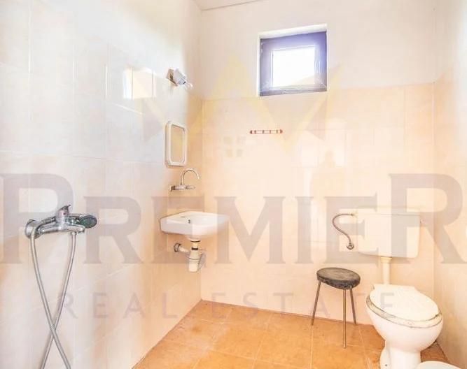 Уникална триетажна къща, разположена в центъра на град Каварна. -  - снимка 4 - Имоти Премиер