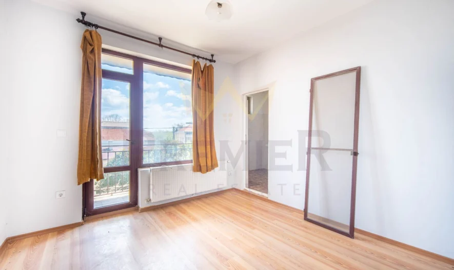 Уникална триетажна къща, разположена в центъра на град Каварна. -  - снимка 5 - Имоти Премиер