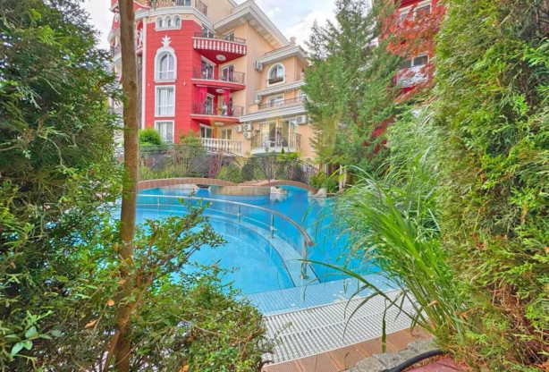 Уютен и просторен тристаен апартамент в Слънчев бряг - - снимка 2 - Имоти Премиер