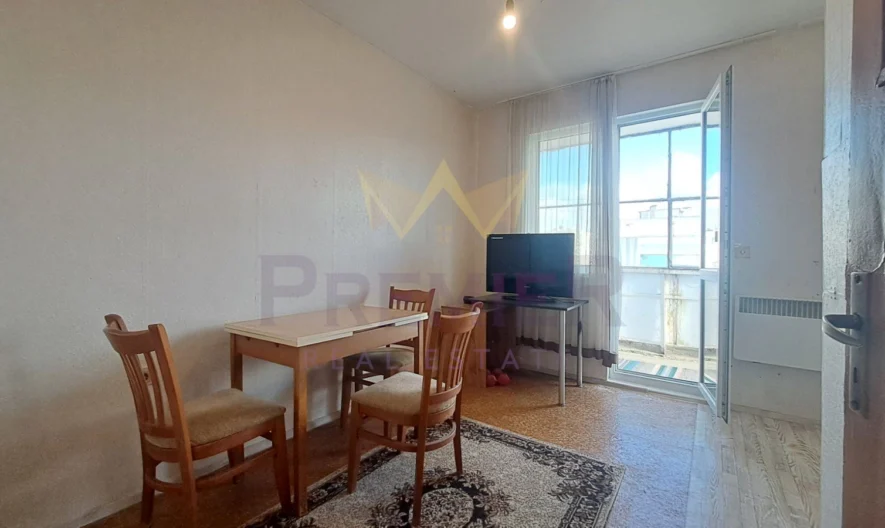 Verkauf einer 3-Zimmer-Plattenbauwohnung im Stadtviertel Mladost, Varna - - snimka 2 - Imoti Premier