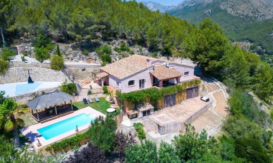 Вила в Altea, Alicante (3 спални, 4 бани) -  - снимка 1 - Имоти Премиер