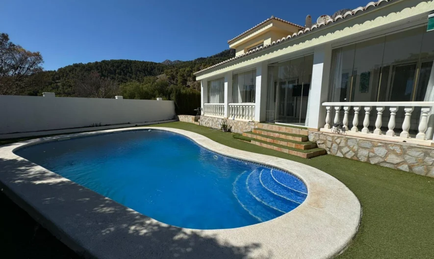 Вила в Altea, Alicante (4 спални, 4 бани) -  - снимка 1 - Имоти Премиер