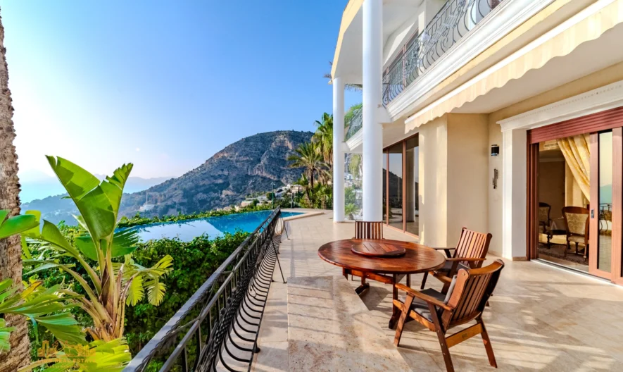 Вила в Altea, Alicante (5 спални, 4 бани) -  - снимка 1 - Имоти Премиер