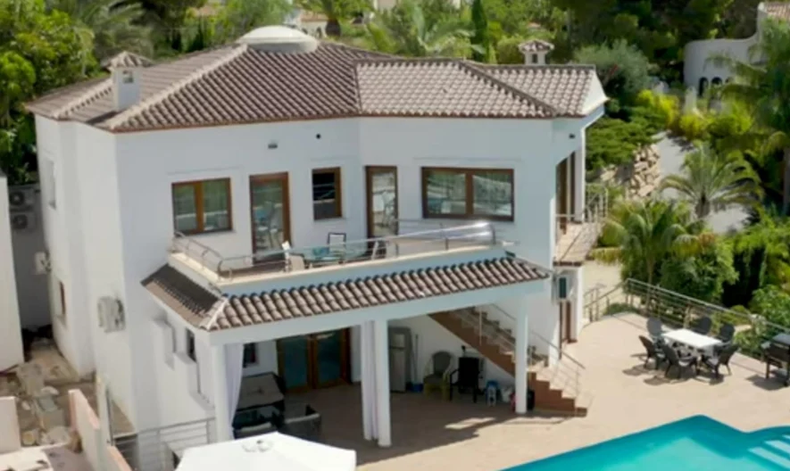 Villa v Altea, Alikante (7 bedrooms, 5 bathrooms) -  - snimka 1 - Imoti Premier