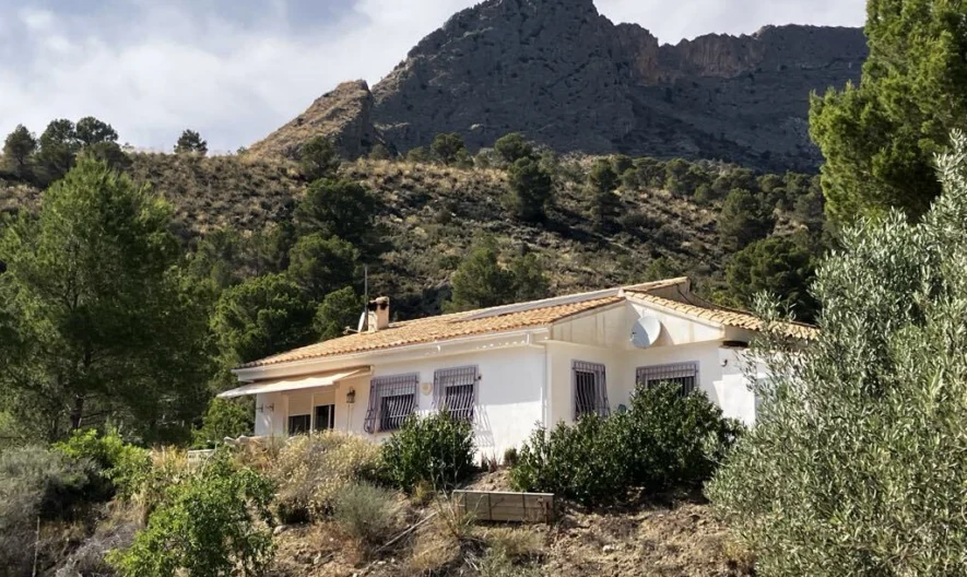 Вила в Benidorm, Alicante (3 спални, 2 бани) - - снимка 1 - Имоти Премиер