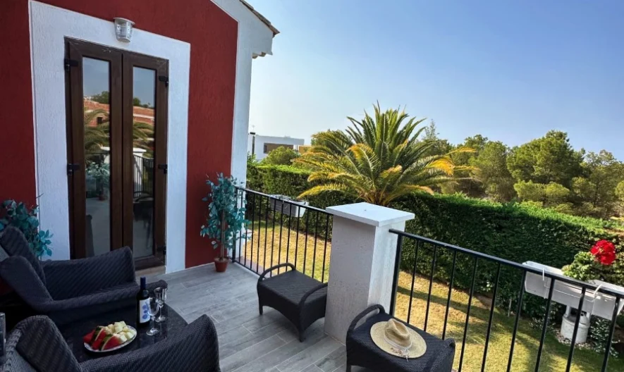 Вила в Benidorm, Alicante (4 спални, 4 бани) - - снимка 1 - Имоти Премиер