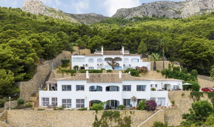 Вила в Calpe, Alicante (5 спални, 3 бани) -  - снимка 1 - Имоти Премиер
