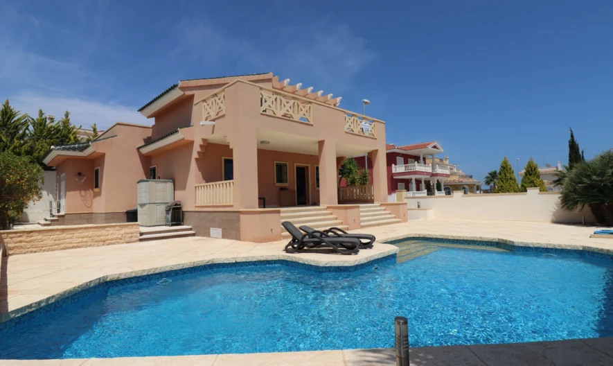 Вила в Ciudad Quesada, Alicante (5 спални, 2 бани) - - снимка 1 - Имоти Премиер