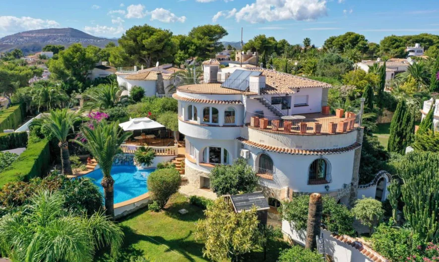 Villa v Havea, Alikante (5 bedrooms, 4 bathrooms) -  - snimka 1 - Imoti Premier