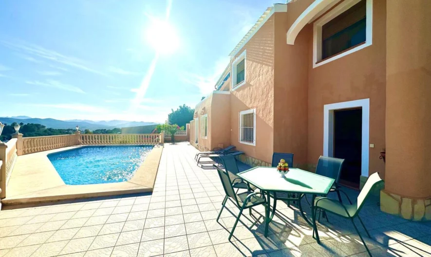 Вила в Jávea, Alicante (4 спални, 3 бани) -  - снимка 1 - Имоти Премиер