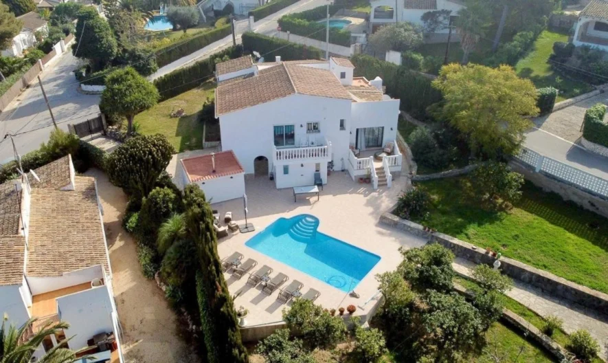Вила в Jávea, Alicante (5 спални, 4 бани) -  - снимка 1 - Имоти Премиер