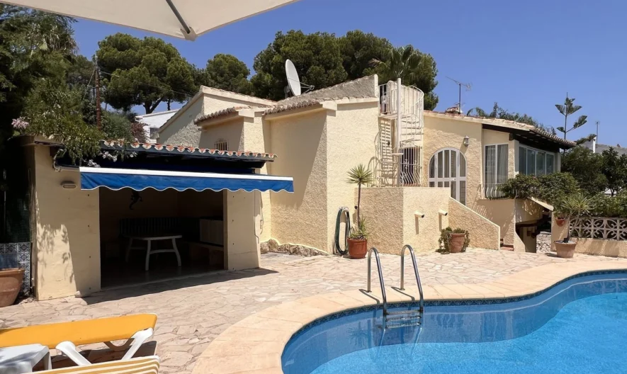 Вила в Moraira, Alicante (3 спални, 3 бани) - - снимка 1 - Имоти Премиер