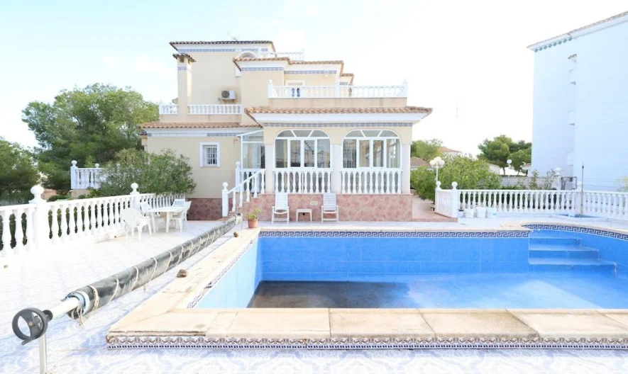 Вила в Orihuela Costa, Alicante (5 спални, 4 бани) -  - снимка 1 - Имоти Премиер