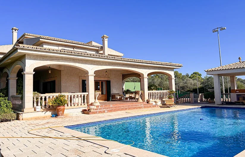 Вила в Palma de Mallorca, Mallorca (6 спални, 3 бани) -  - снимка 1 - Имоти Премиер