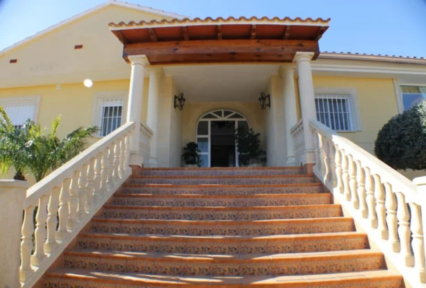 Агенция за недвижими имоти - Имоти Премиер - имот - 1209300, Цена: 811000 EUR