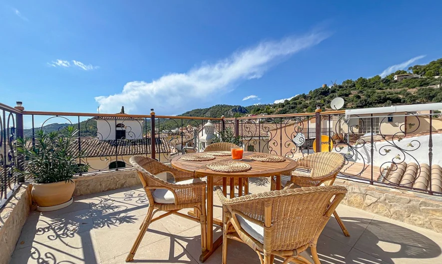 Villa in Andratx, Mallorca (5 bedrooms, 3 bathrooms) -  - snimka 1 - Imoti Premier