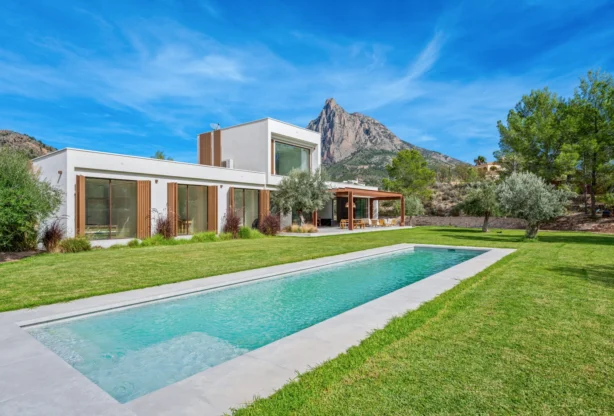 Агенция за недвижими имоти - Имоти Премиер - имот - 1212098, Цена: 1490000 EUR