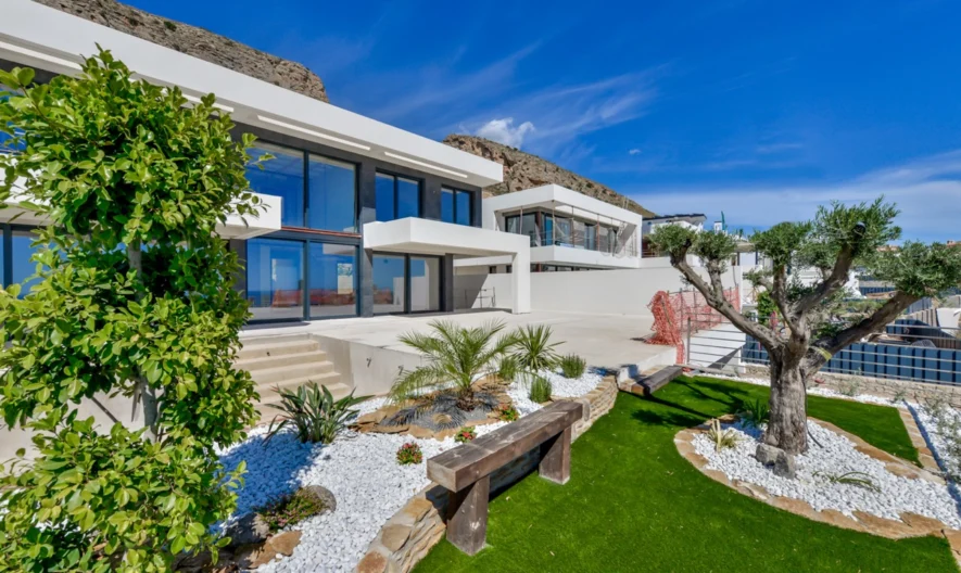 Villa in Benidorm, Alicante (8 bedrooms, 5 bathrooms) - - snimka 1 - Imoti Premier
