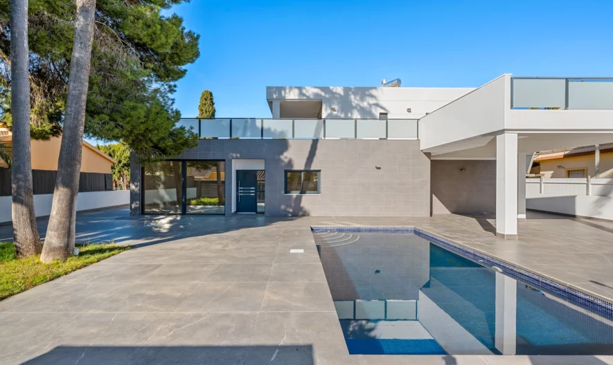 Villa in Campoamor, Alicante (4 bedrooms, 3 bathrooms) -  - snimka 1 - Imoti Premier