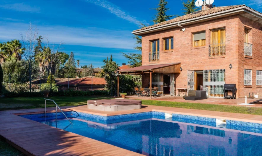 Villa in Cerdanyola del Vallès, Barcelona (7 Schlafzimmer, 8 Badezimmer) - - snimka 1 - Imoti Premier