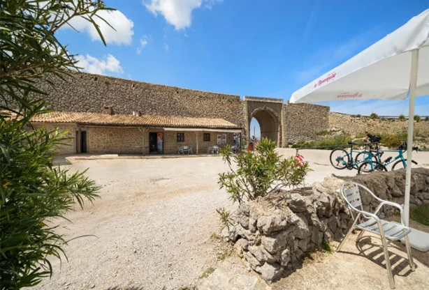 Агенция за недвижими имоти - Имоти Премиер - имот - 1210541, Цена: 4500000 EUR