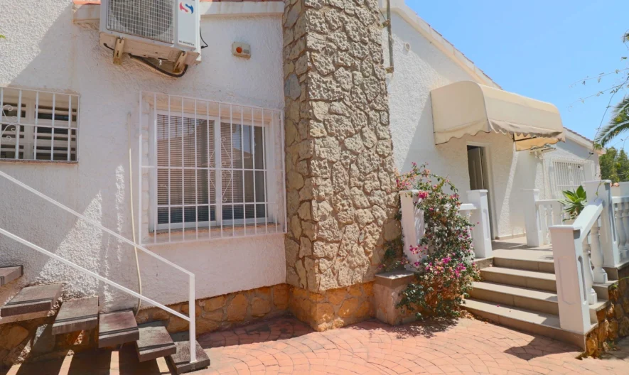 Villa in La Nucía, Alicante (4 bedrooms, 3 bathrooms) -  - snimka 1 - Imoti Premier