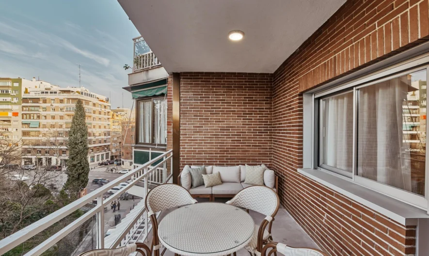 Villa in Madrid (4 Schlafzimmer, 4 Badezimmer) -  - snimka 1 - Imoti Premier
