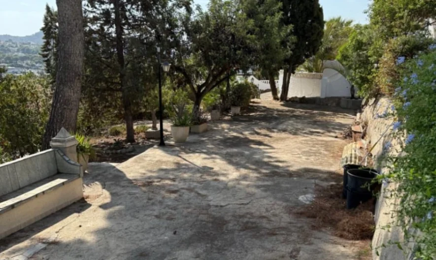 Villa in Moraira, Alicante (4 bedrooms, 3 bathrooms) - - snimka 1 - Imoti Premier