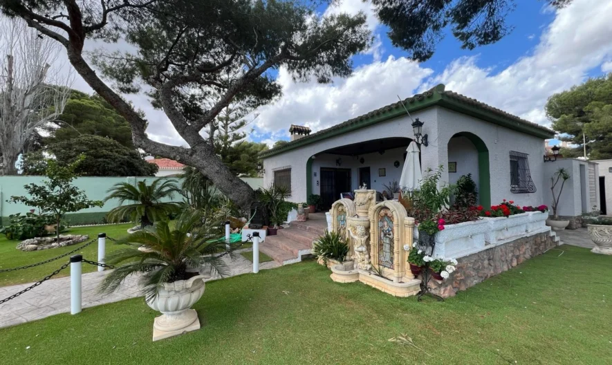 Villa in Orihuela Costa, Alicante (3 Schlafzimmer, 3 Badezimmer) - - snimka 1 - Imoti Premier