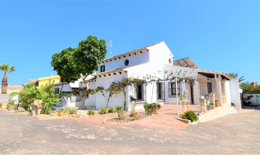 Villa in Orihuela Costa, Alicante (4 Schlafzimmer, 3 Badezimmer) -  - snimka 1 - Imoti Premier