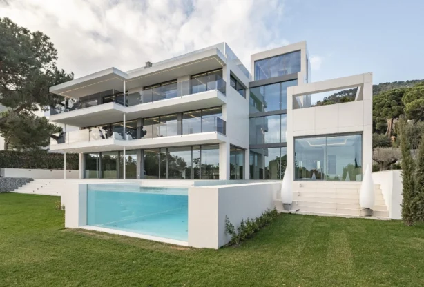 Real Estate Agency - Imoti Premier - imot - 1207910, Price: 20000000 EUR