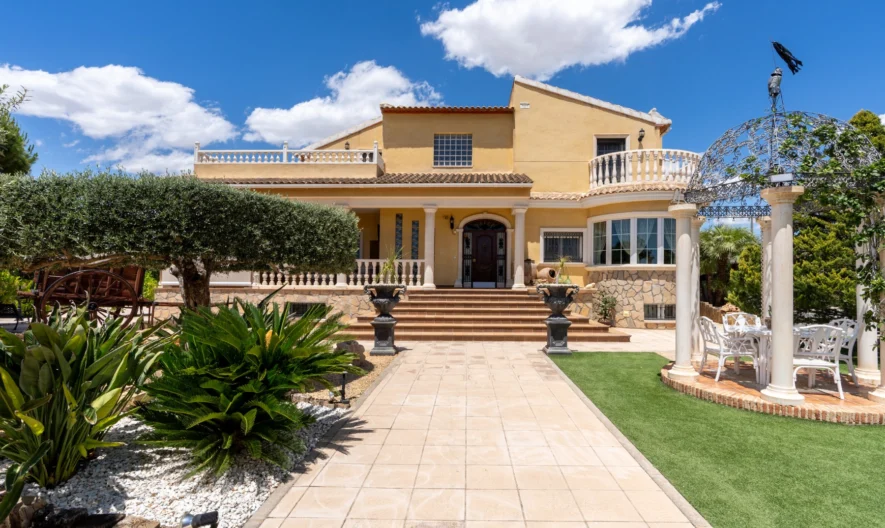 Villa in San Vicente del Raspeig, Alicante (5 bedrooms, 3 bathrooms) - - snimka 1 - Imoti Premier