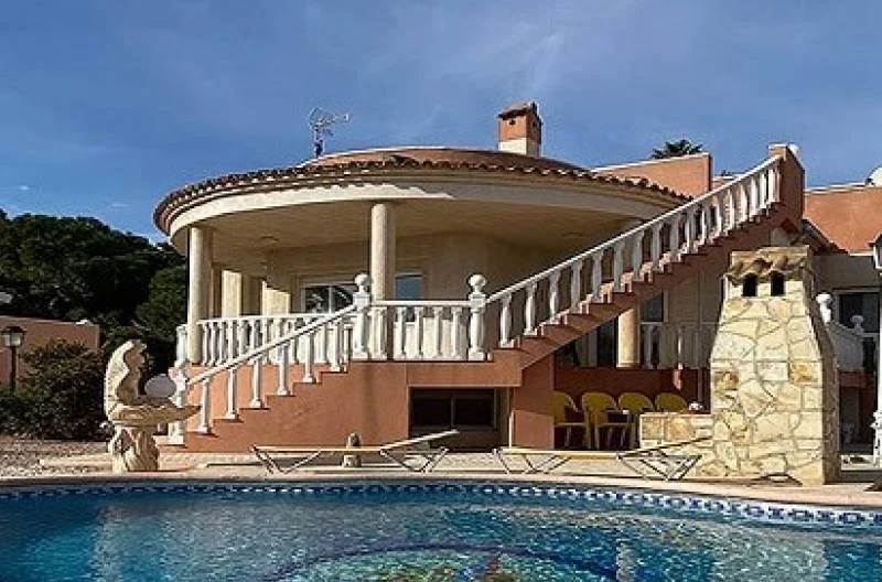 Villa in Torrevieja, Alicante (3 Schlafzimmer, 2 Badezimmer) - - snimka 1 - Imoti Premier