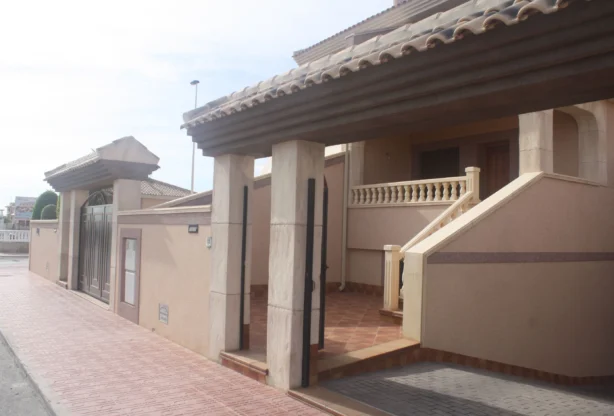 Ingatlaniroda - Imoti Premier - imot - 1208738, Ár: 330000 EUR