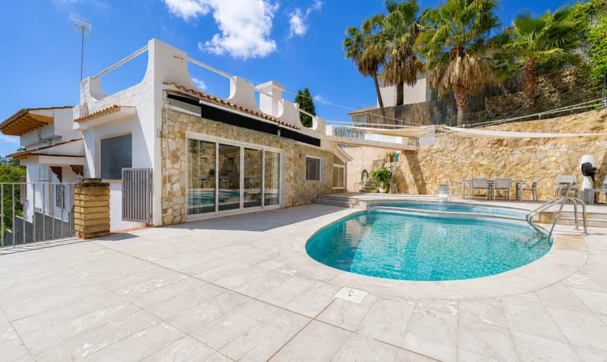 Вилла в Коста-д’эн-Бланес, Майорка (4 спальни, 3 ванные комнаты) -  - снимка 1 - Имоти Премиер
