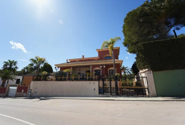 Агентство недвижимости - Имоти Премиер - имот - 1211904, Цена: 1500000 EUR